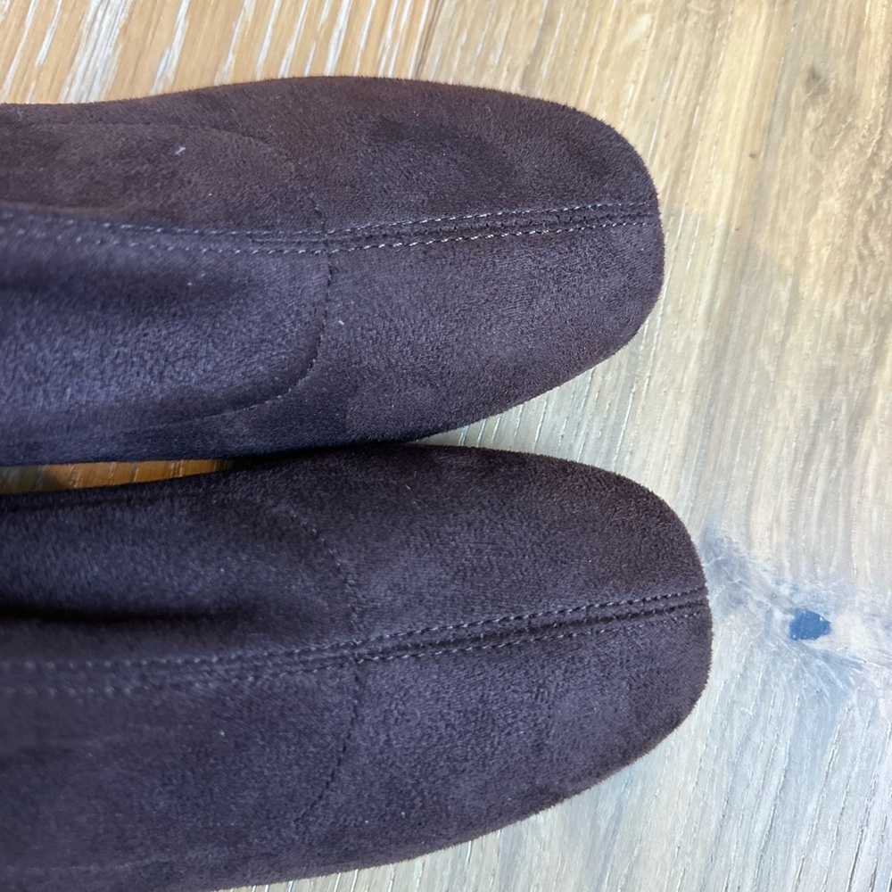 Donald J. Pliner Cattie Brown Bootie with block heel - Picture 10 of 10